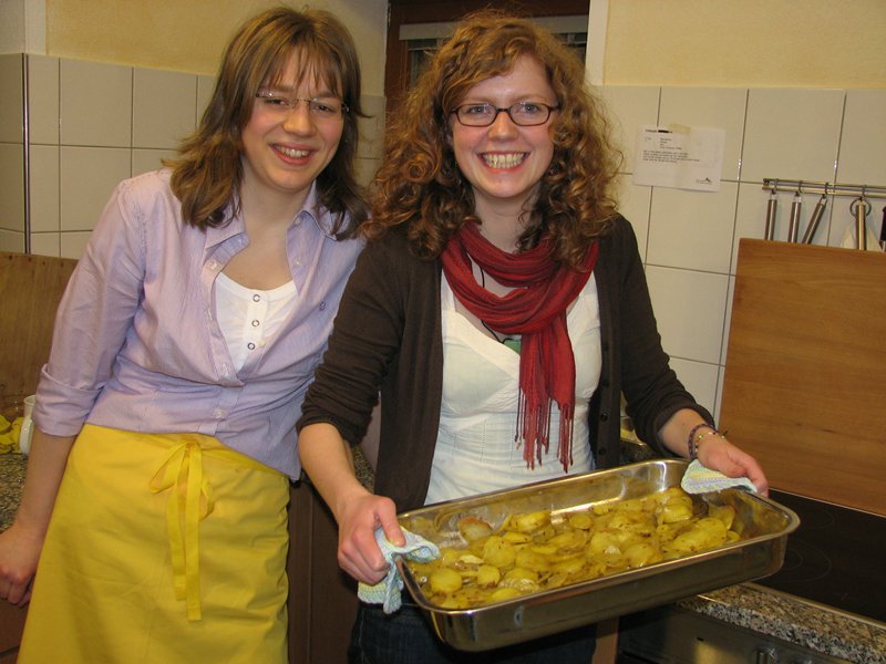 Ofenkartoffeln, zubereitet von Katharina Adel und Charlotte Künne